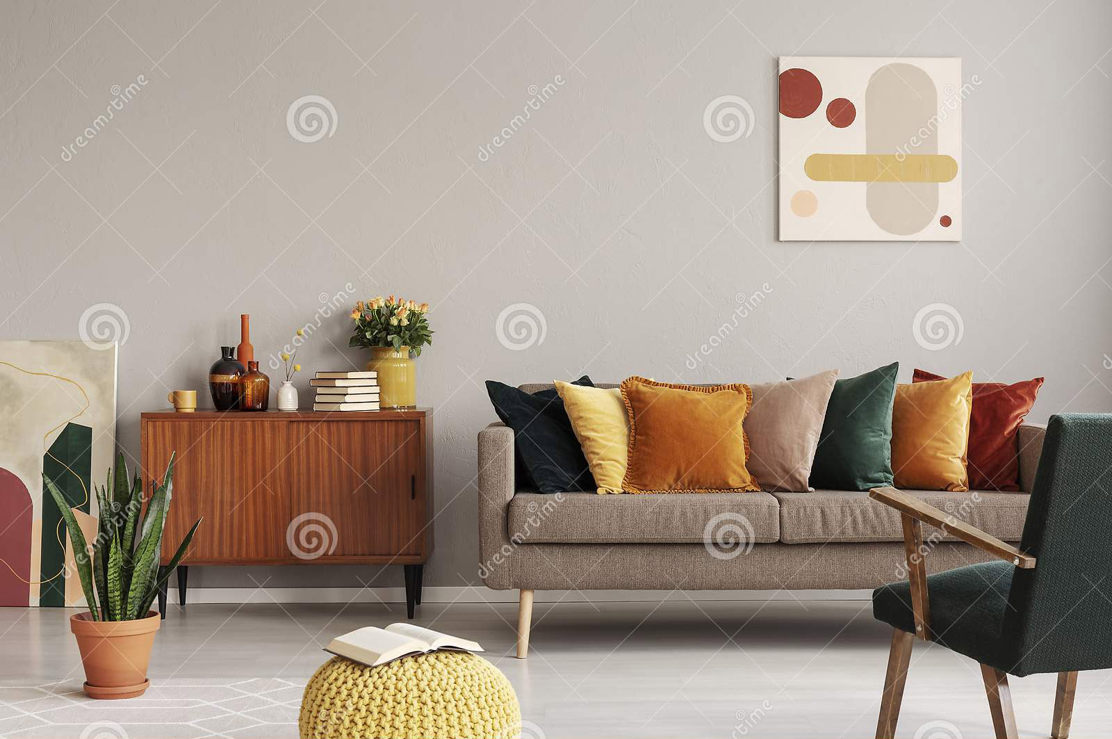 Меблі АВГ Поєднання непоєднуваного або вінтаж в інтер'єрі